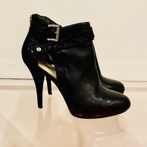 GUESS Back-Zip High Heeled Booties 9 1/2 M EUC